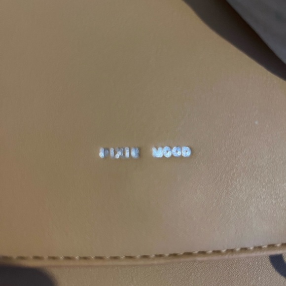 Pixie Mood Zoe Crossbody Bag Purse in Honey and a FREE flower keychain - Picture 5 of 14